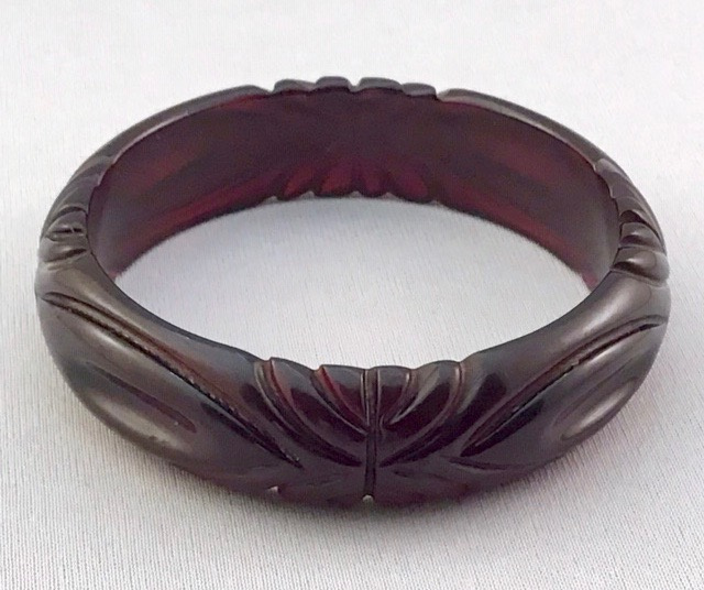 BB222 red wine carved bangle